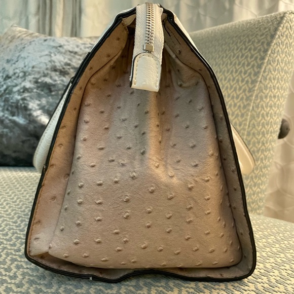 🚀 MASTER SALE Guess - 90s Handbag! - Picture 5 of 11